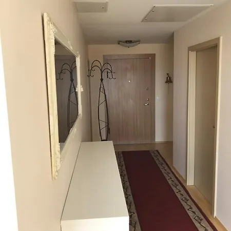 In Gandraliskes * كلابيدا